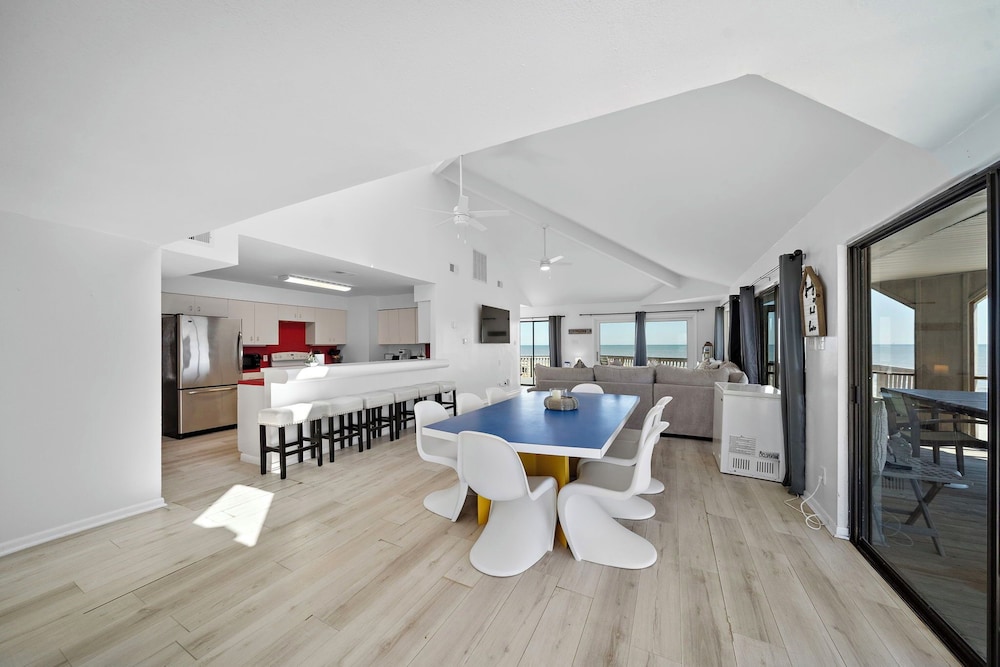 Pirates Beach Retreat by Ryson Vacation Rentals