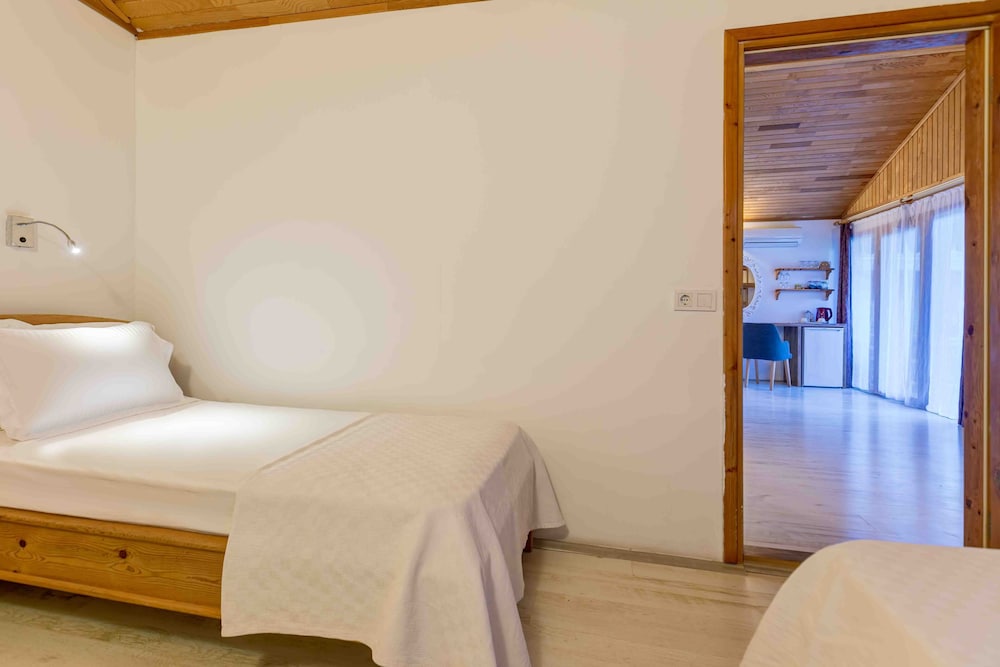 Etenna Beach Bungalows - Image 89