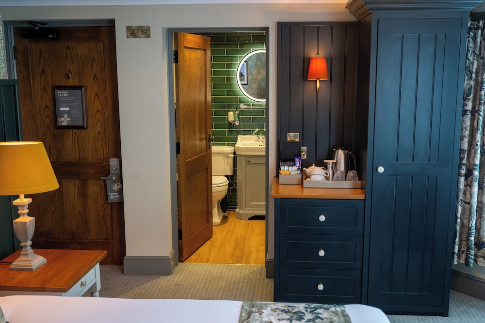 Wheatsheaf Hotel - Virginia Water by Chef and Brewer Collection