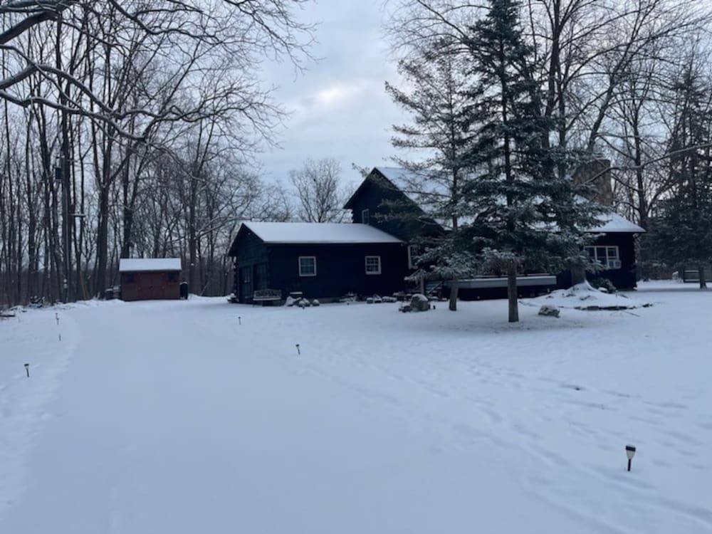 Rustic Modern Cabin w Hot Tub 1 5 hrs From NYC