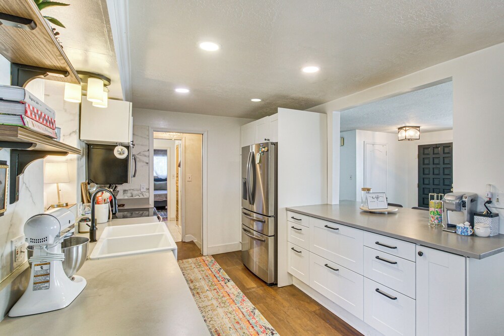 Family Home w/ Games & Fenced Yard in South Ogden