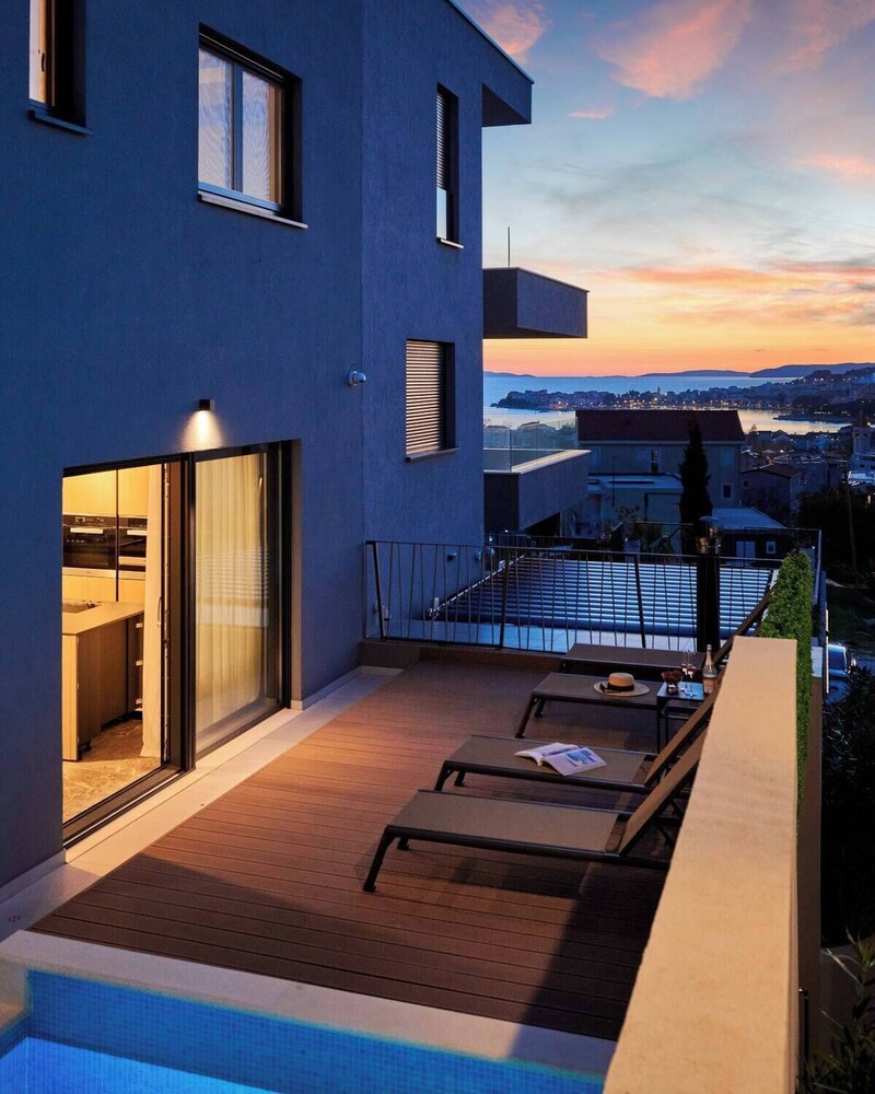 Exclusive pool villa with view view 3