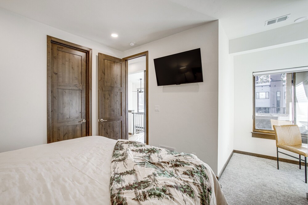 Walk to Cooper Creek Square: Condo w/ Hot Tub!