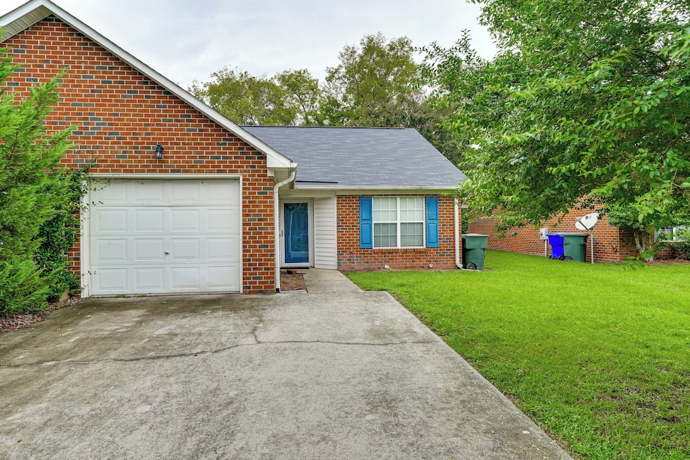 1 Mi to ECU Hospital: Greenville Home w/ Yard!