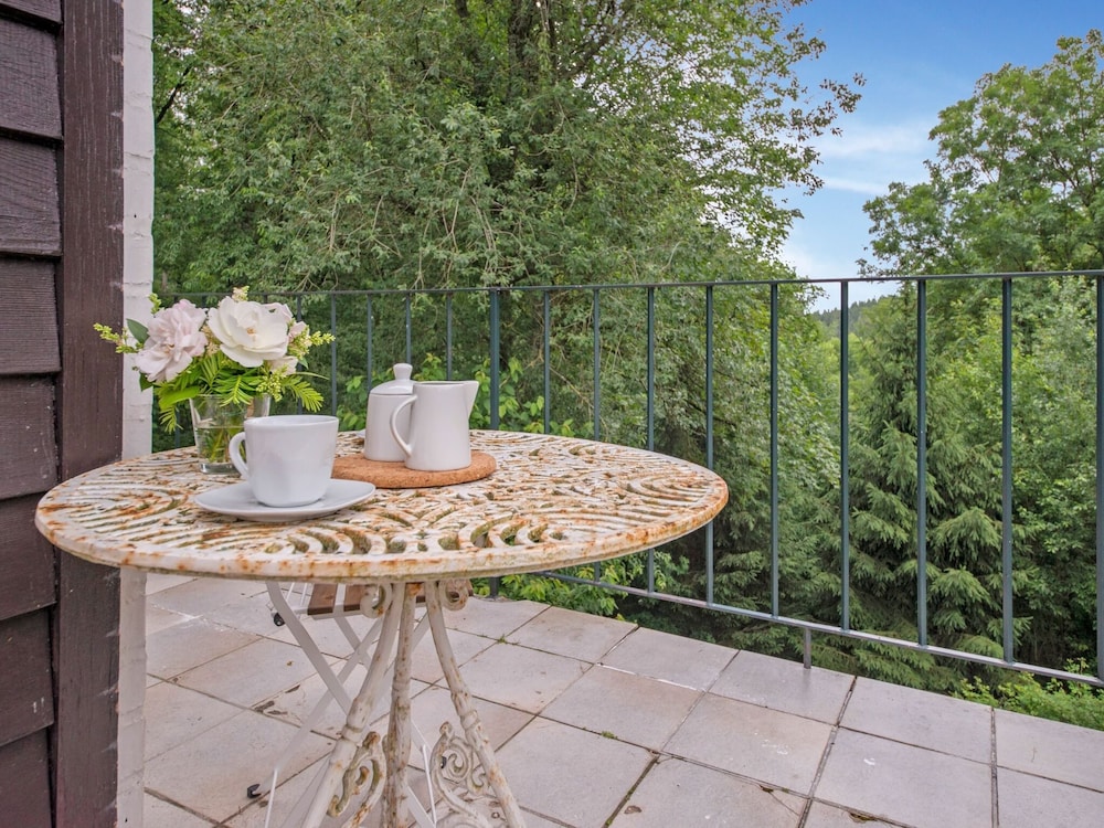 Cozy Hideaway in Ferrieres