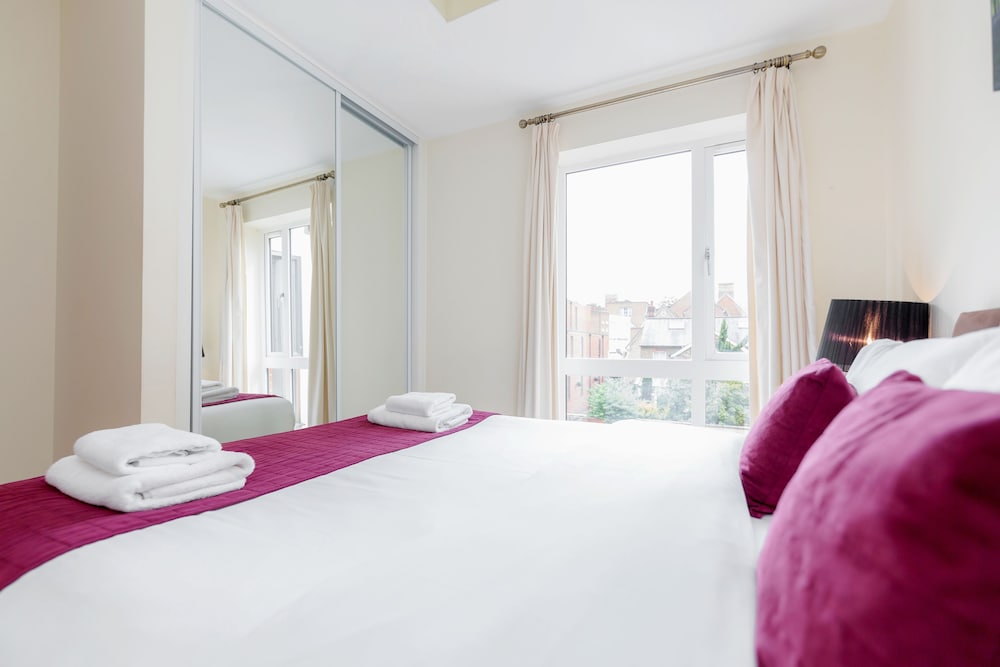 Guildford Vacations - Roomspace Apartments -Westnye House - Property Image 3