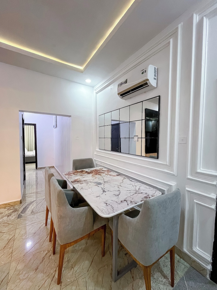 The12 by Naji Resort