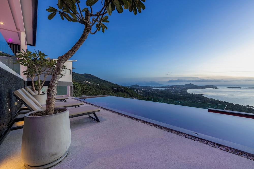 SOMA 4 Bedrooms SEAVIEW Pool Villa