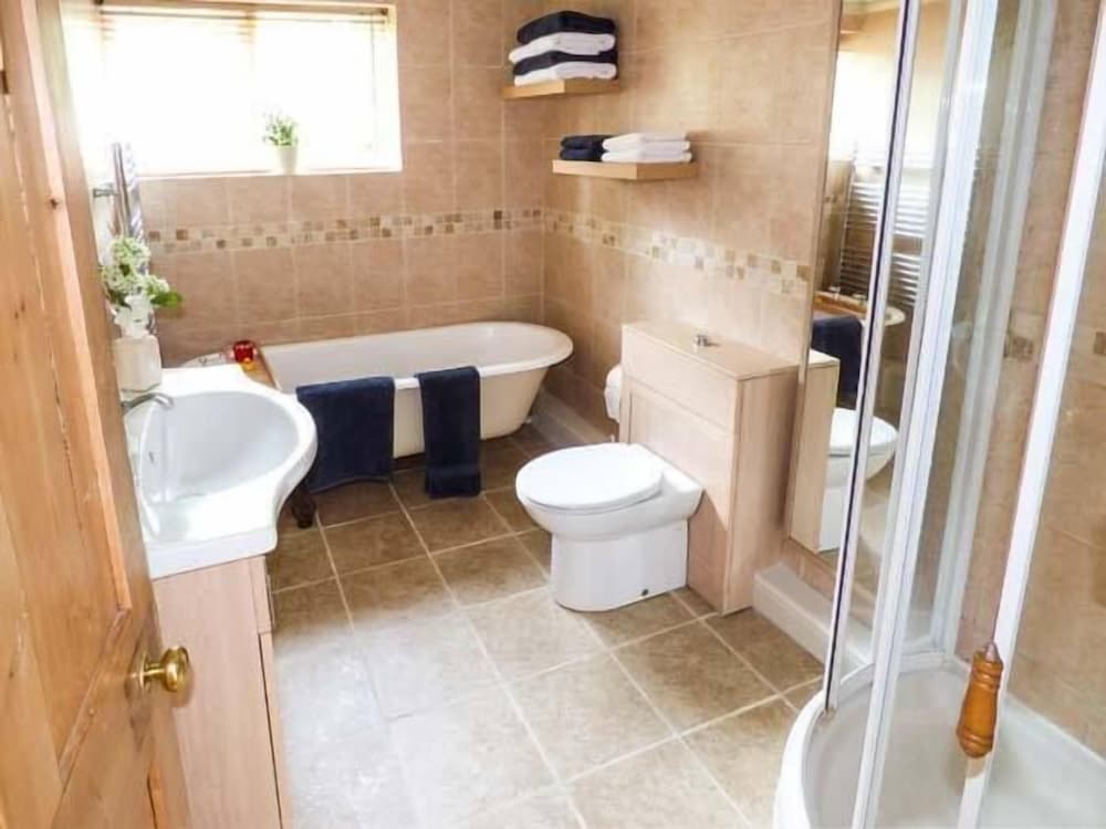 Stoke-on-trent Vacations - Ash House - Property Image 10