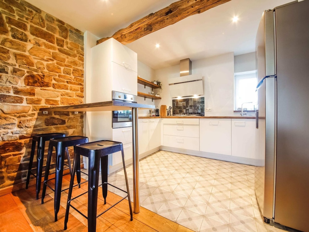 Quietly Located Farmhouse L'echappee Belle