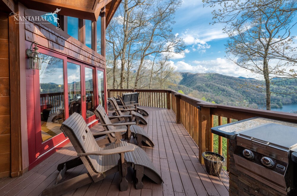 stayNantahala – Smoky Mountain Cabins and Luxury Yurts