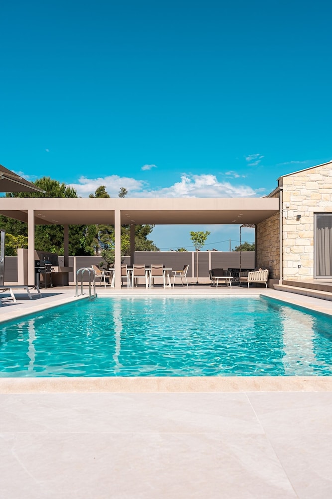 Terra Petra Luxury Villas - Luna Villa