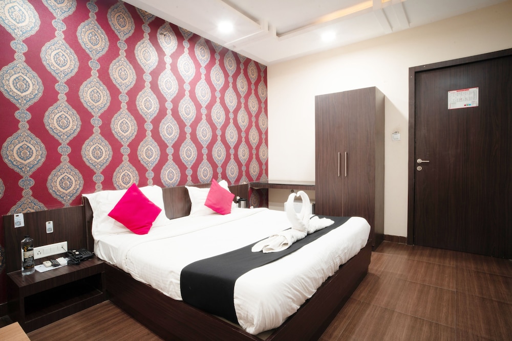 Hotel Flowers Inn