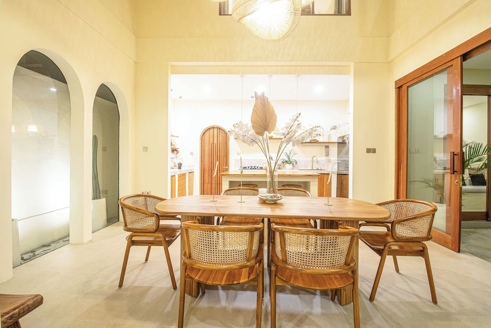 Luxury 4BR Villa With Private Pool in Canggu