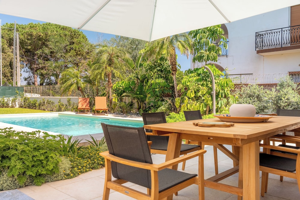 Villa Bali with Pool by Wonderful Italy