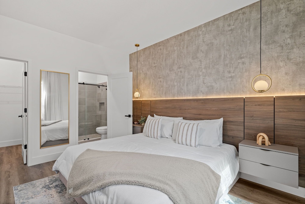 Stylish Home 15 Min to Magic