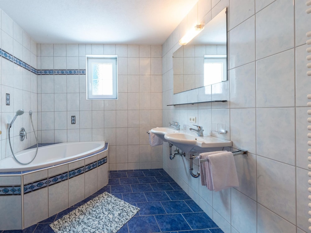 Large Holiday Apartment With Large Balcony in Kappl