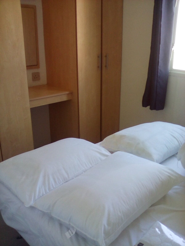 Arizona Family and Dogs Welcome Caravan 3 Bedrooms view 2