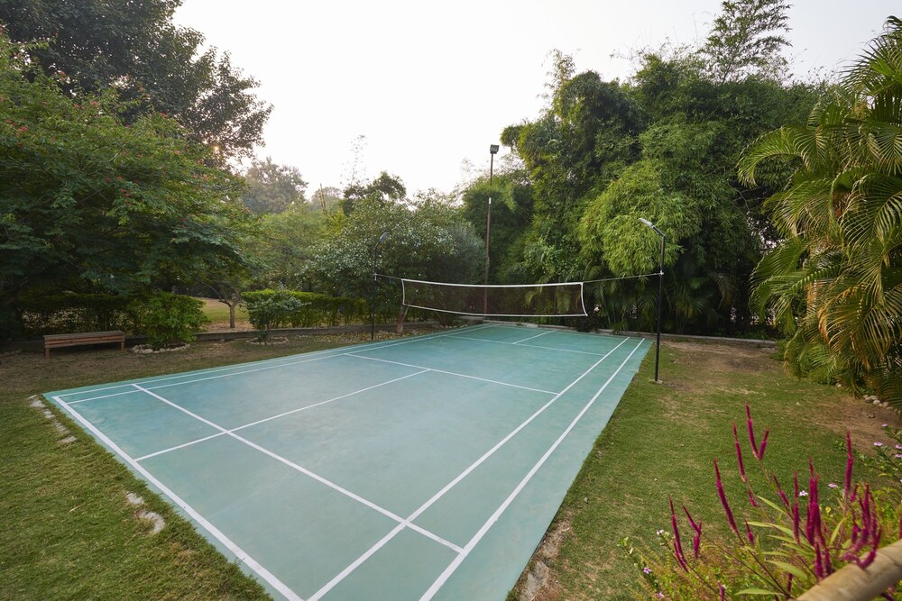 Aacorn Hideaway Resort & Spa