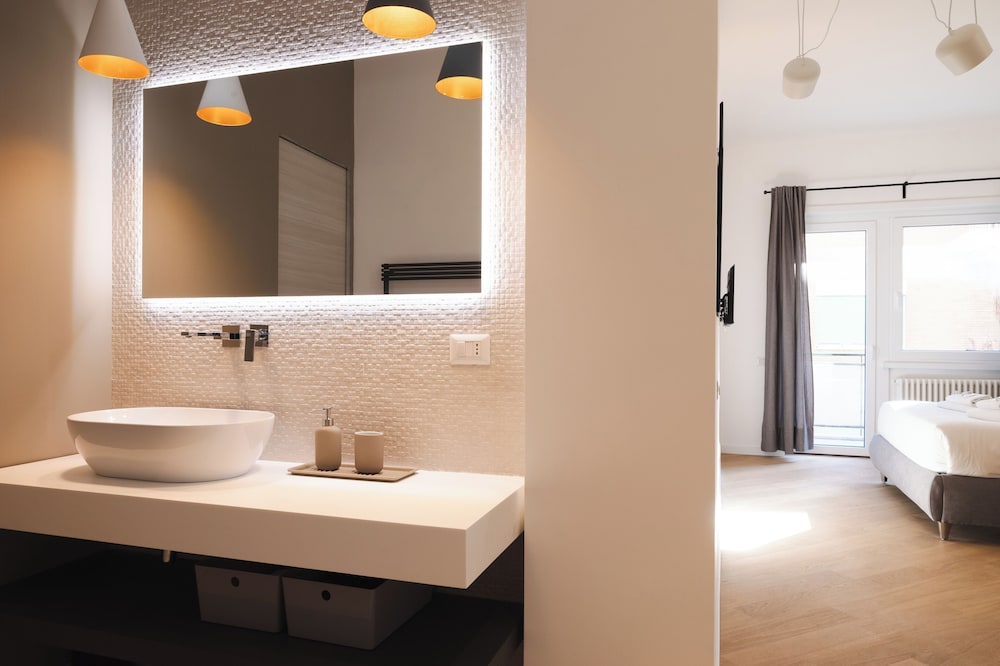 Domus Solis in Rome With 2 Bedrooms and 2 Bathrooms