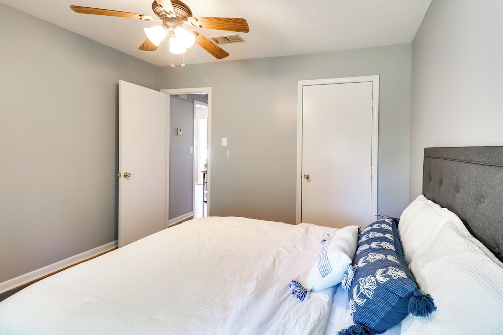 Walk to Dining & Shops: Dtwn Brookhaven Home!