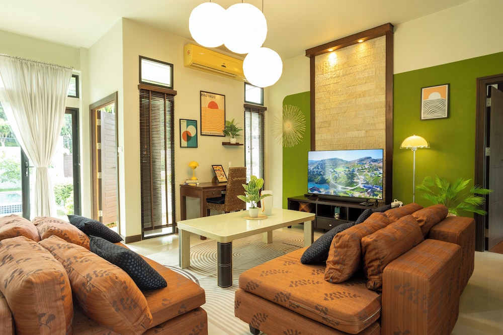 3BR Pool Villa Quiet Stay V67