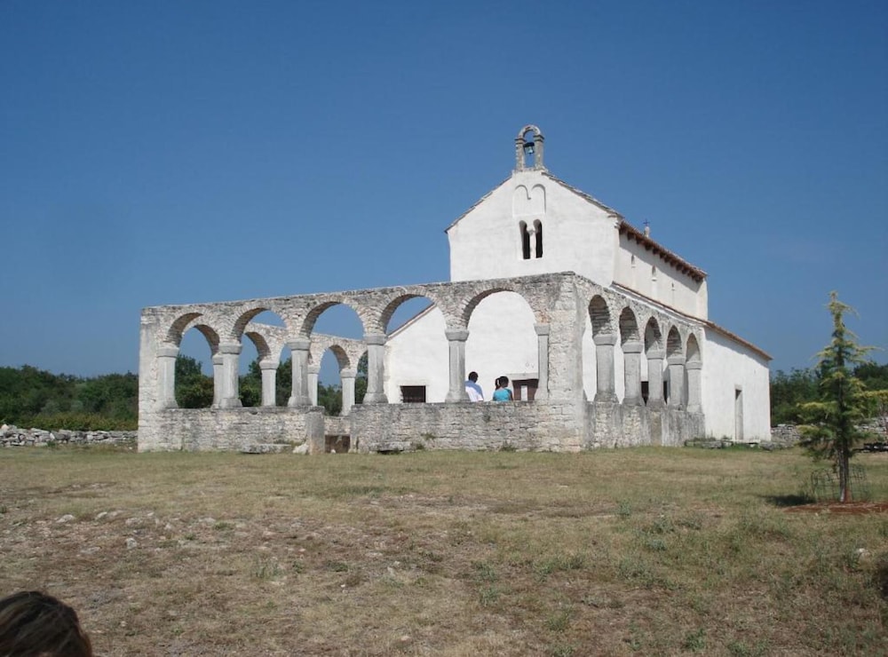Authentic Istrian Holiday Home for Unforgettable Stays