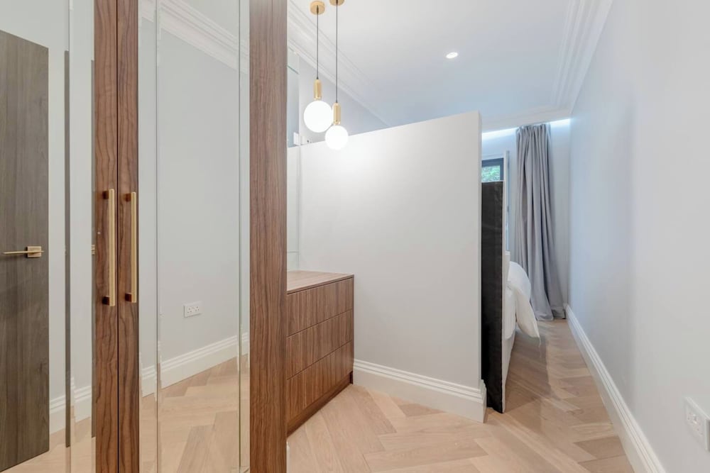 Beautifully Refurbished 2BD Flat - Earl's Court!