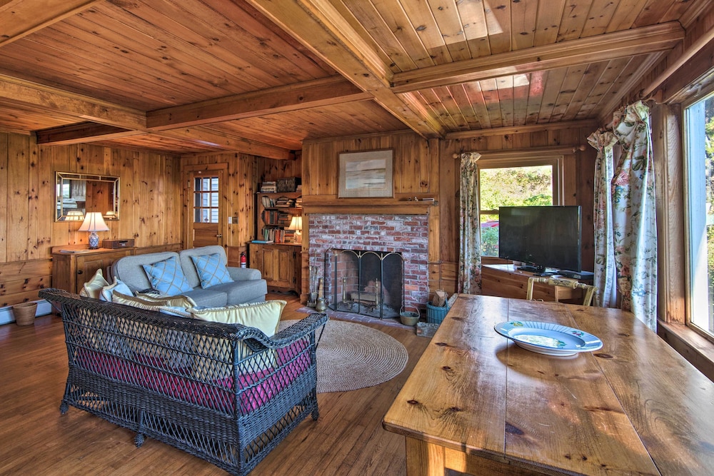 Expansive Beachfront Retreat w/ Outdoor Shower - Property Image 19
