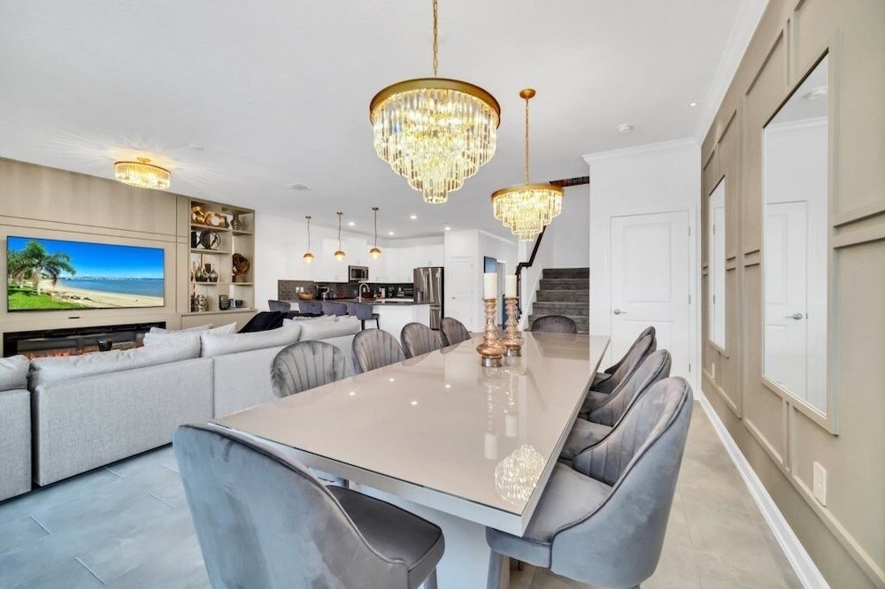 2900penolpe 9 Bedroom Home