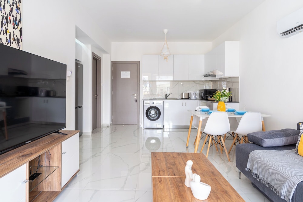 Infinity 1-Bedroom Apartment in Larnaca