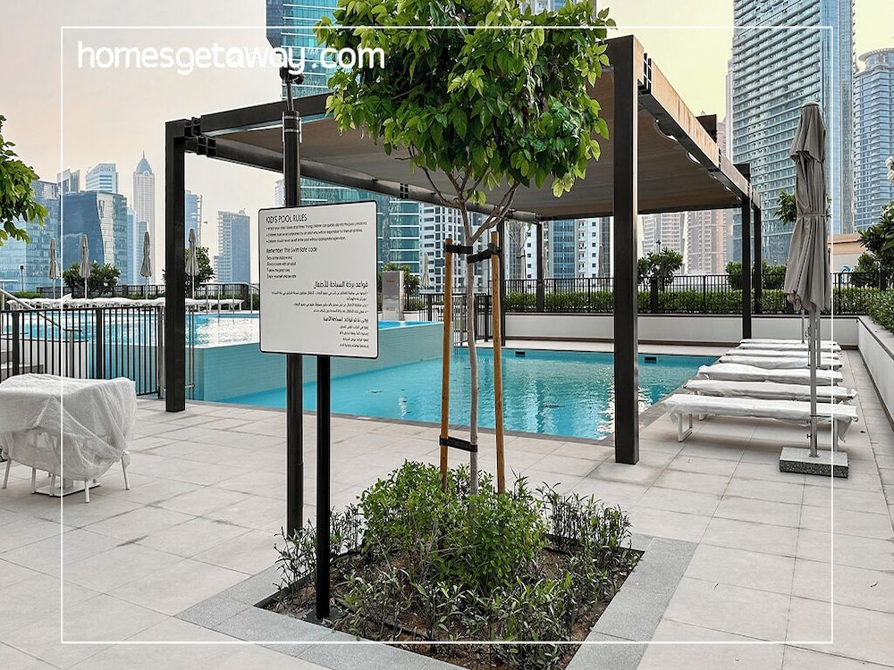 Chic 1BR Burj Crown Boulevard View
