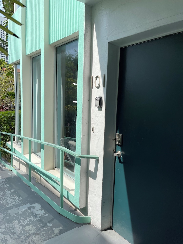 Boutique Apartments SoBe