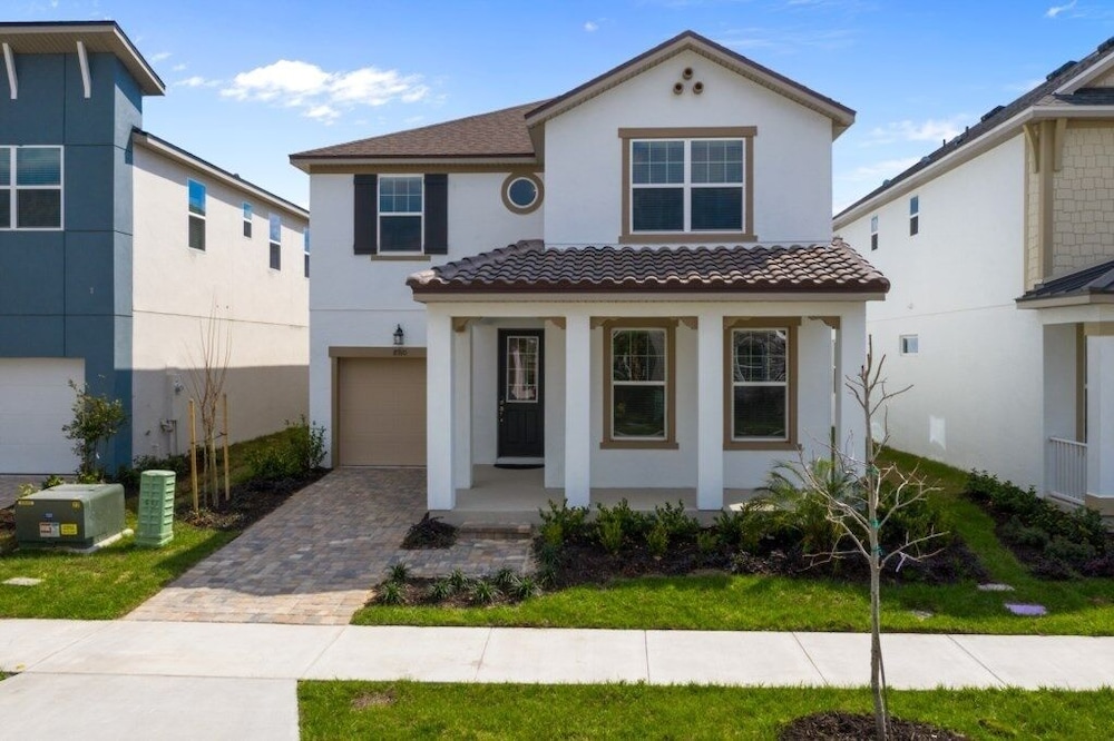 5 Bed South Facing Pool Home 5 Bedroom Villa by RedAwning - Image 1