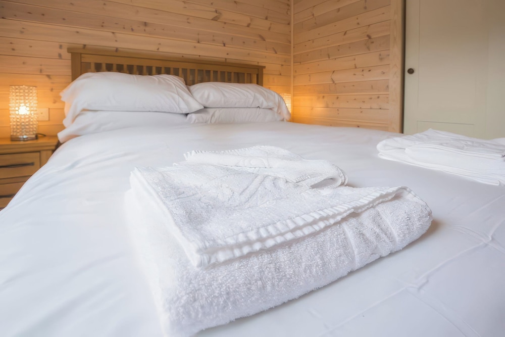 10 Chew Valley Lodge