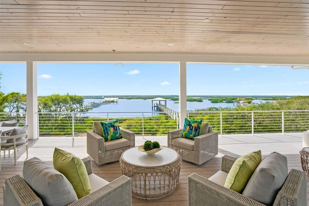 400 Steps to Sand Waterfront Luxury w Dock Pool