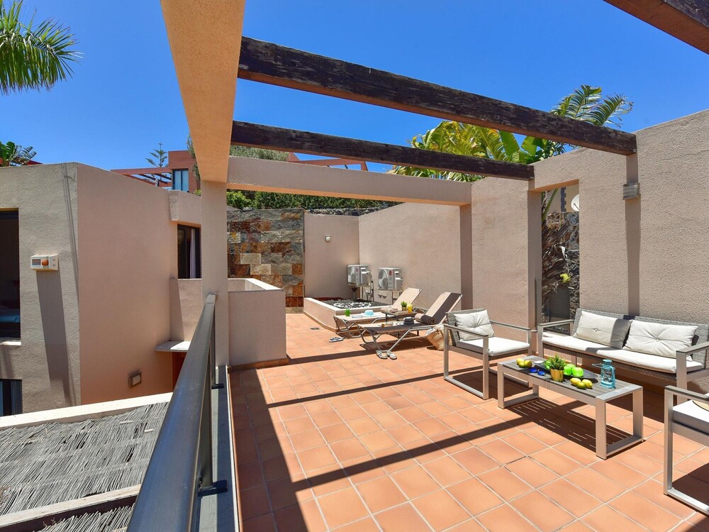 Bungalow With Communal Pool in Playa del Ingles