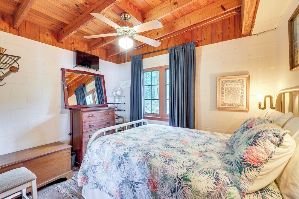Dock + Stunning Views: Forested Lake Martin Cabin!