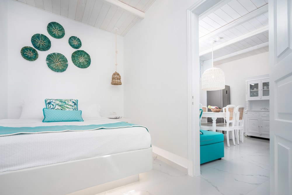 Oia Sunset Villas