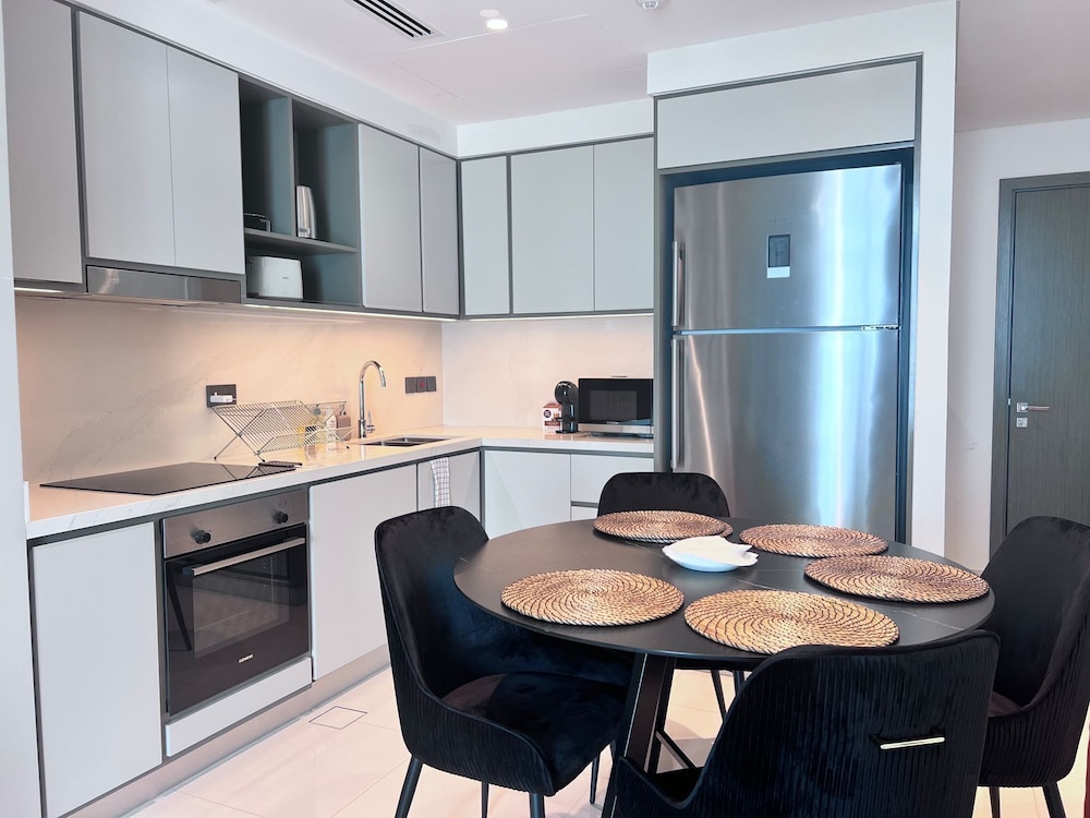 2 Bedroom Flat Beachfront Palm Jumeirah
