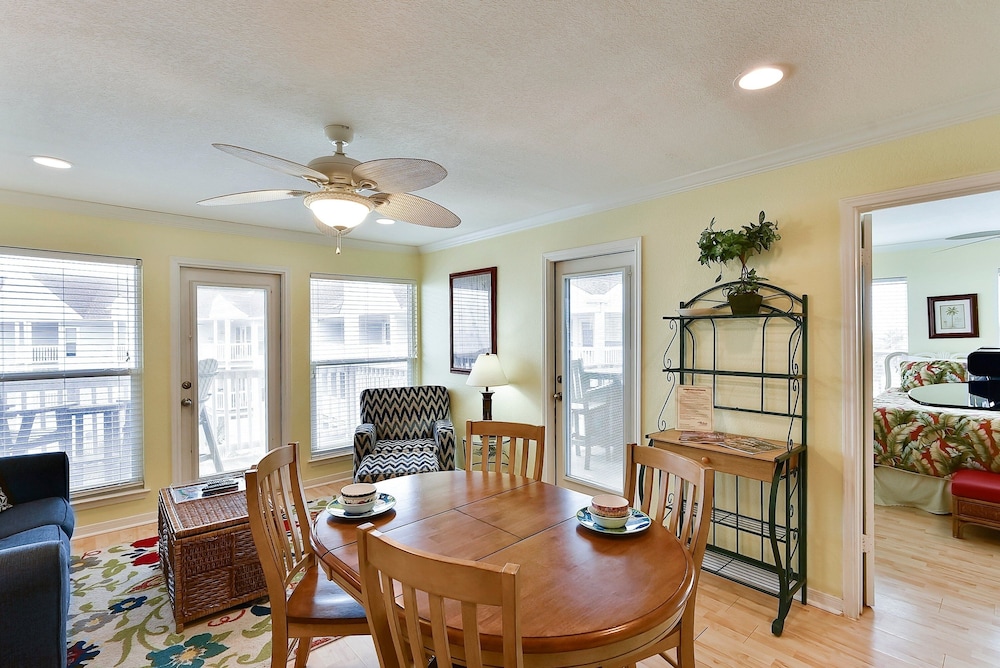Seascape 2301 2 Bedroom Condo by RedAwning