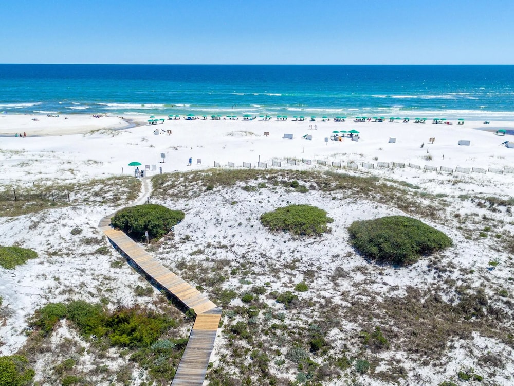 Honeybee by Southern Vacation Rentals