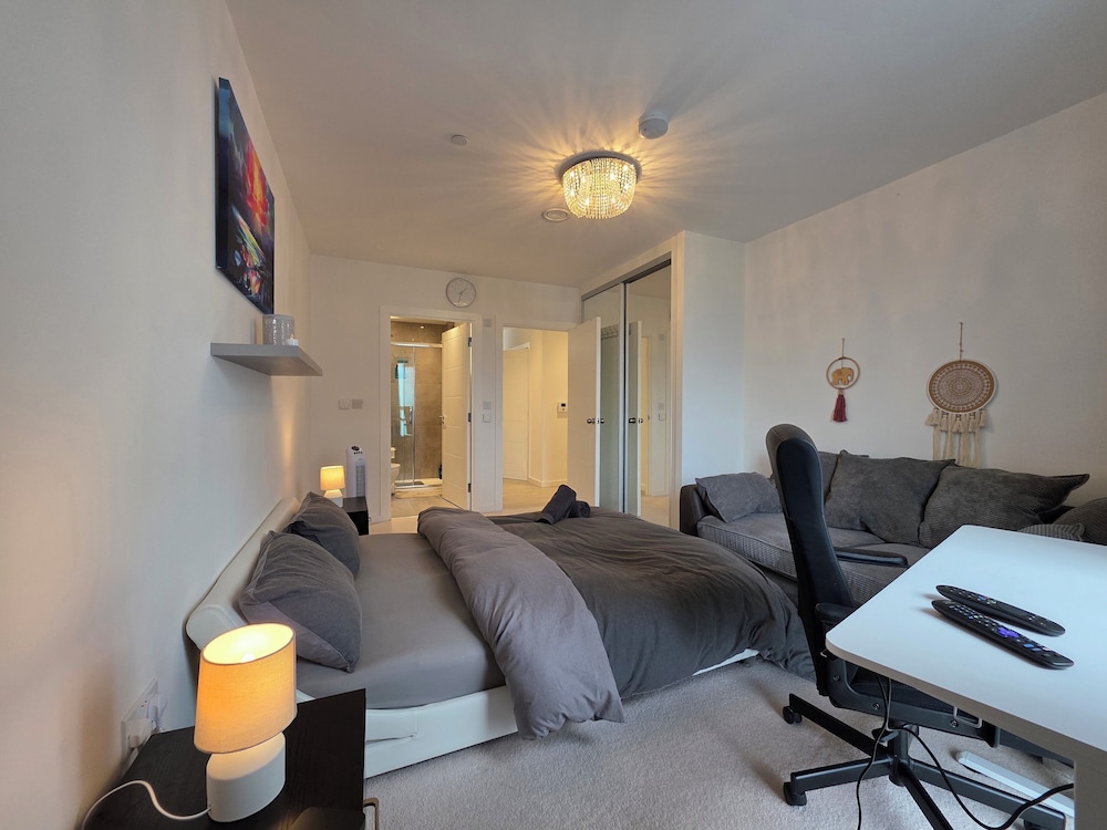 3 bedroom apartment from F&A properties