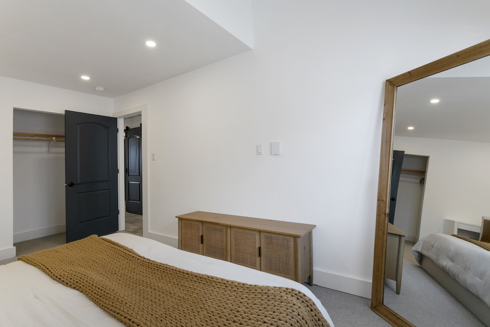 3094 Booth Falls Road 4 Bedroom Condo