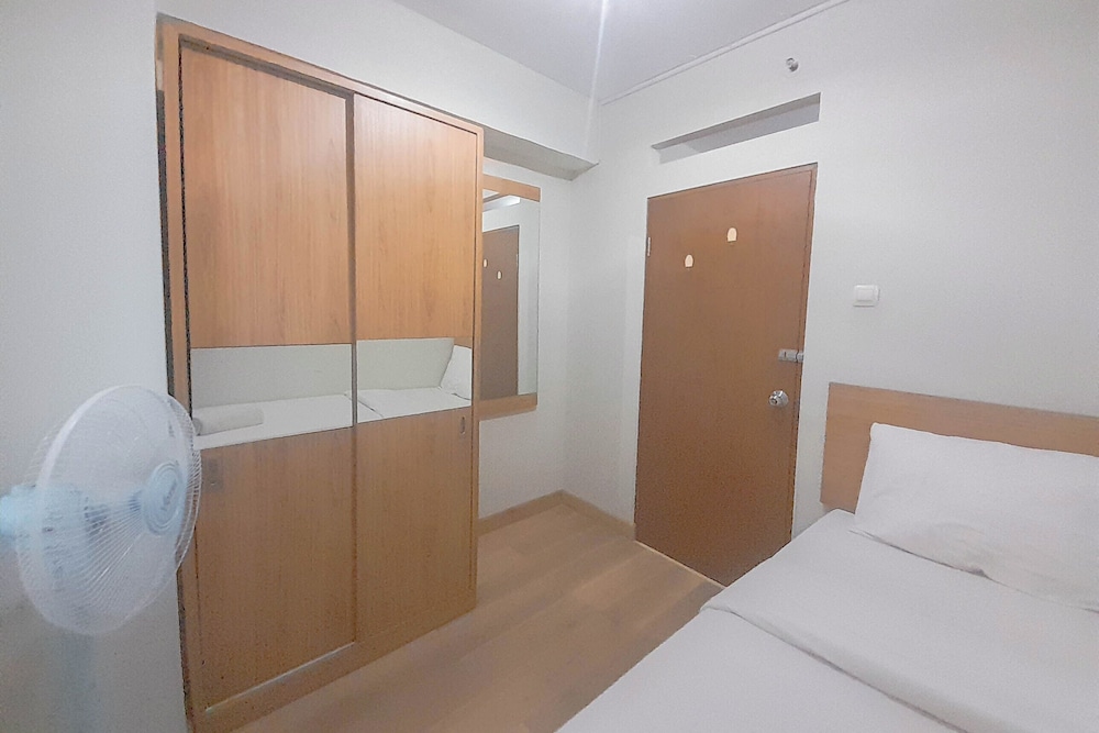 Basic Wood 2Br Apartment At Gateway Ahmad Yani Cicadas