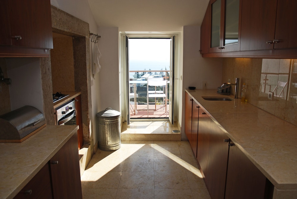 Bairro Alto Apartments by linc