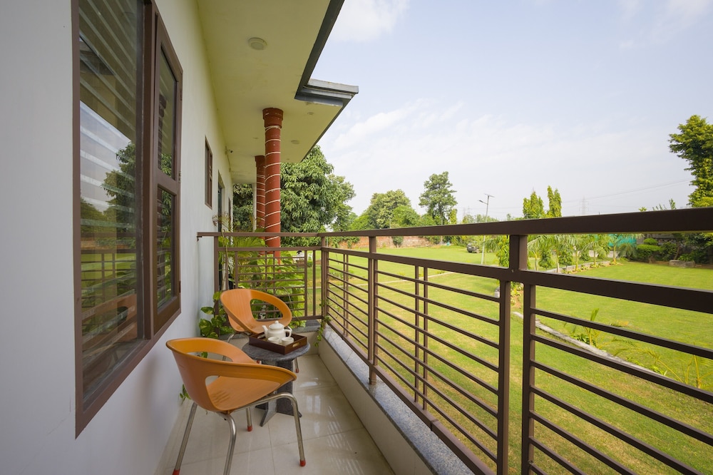 Alaya Stays 5 BHK Pet friendly with pvt pool - Ashirwad Farms