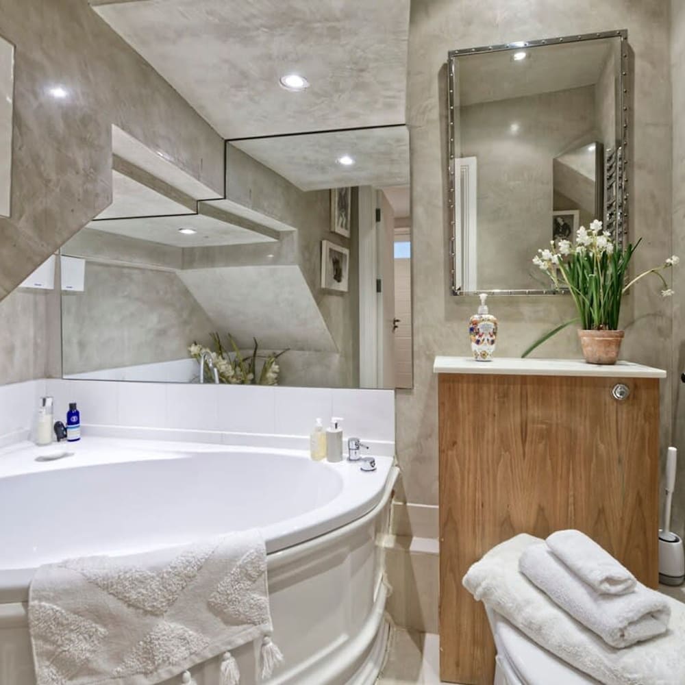 Gorgeous 4-bed House Near Museums Hyde Park