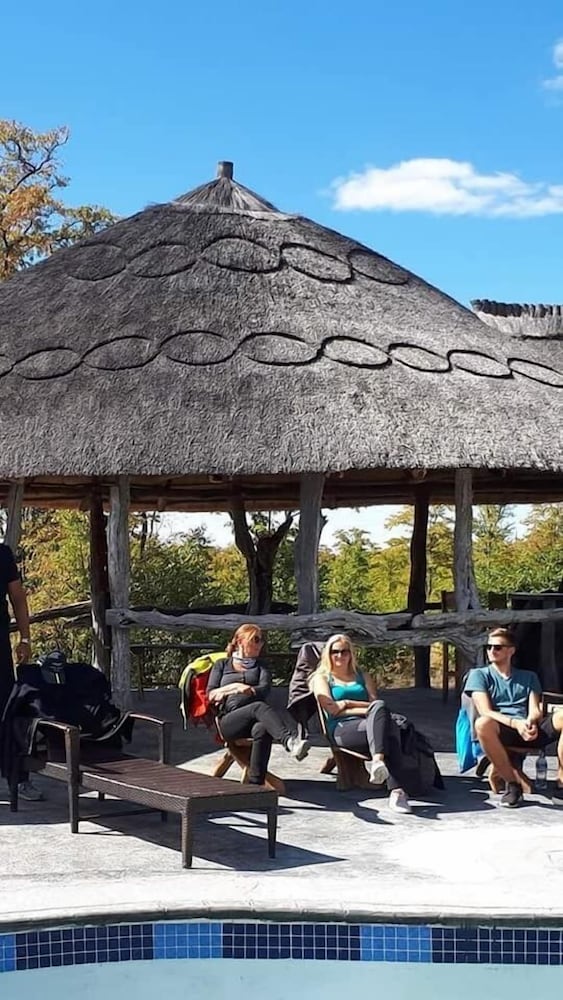Dzibanana Lodge & Camping
