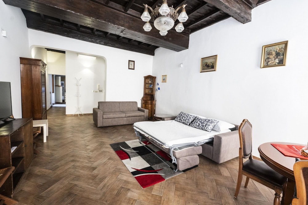Campo de Fiori Large Family Apartment